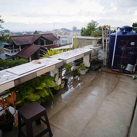 Schones Haus Private Pool & Netflix By Grorental 万隆 外观 照片