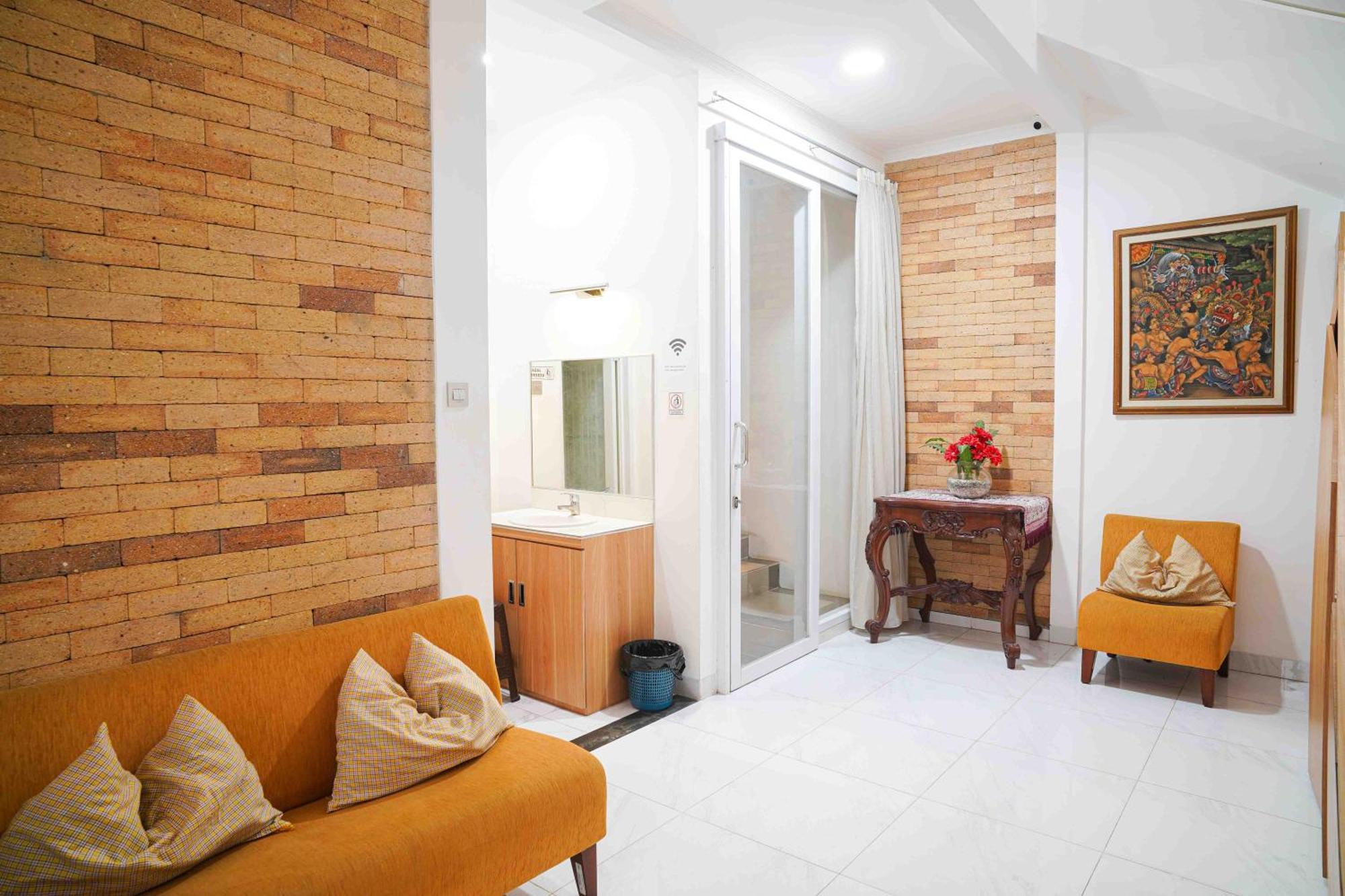 Schones Haus Private Pool & Netflix By Grorental 万隆 外观 照片