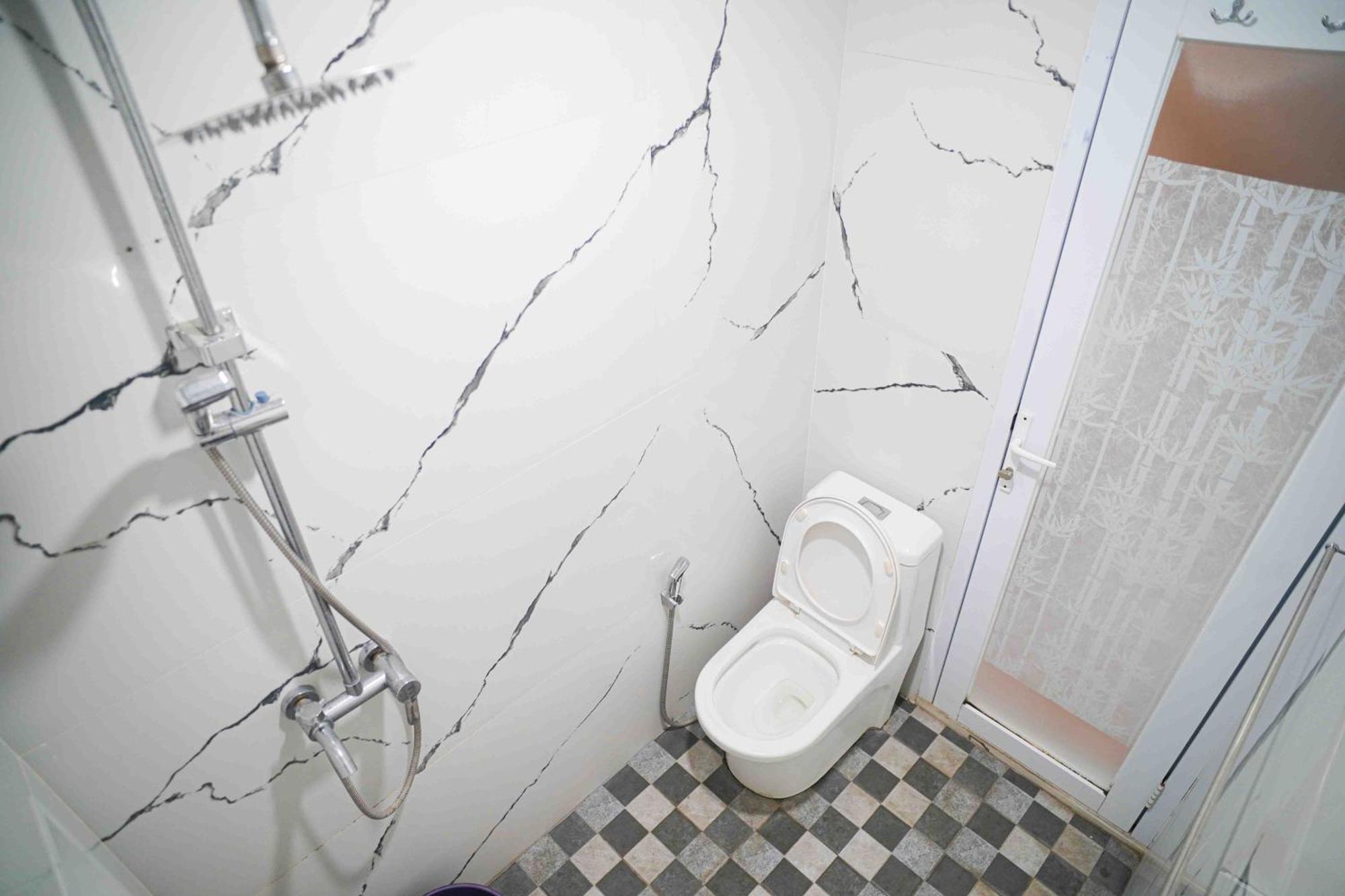 Schones Haus Private Pool & Netflix By Grorental 万隆 外观 照片