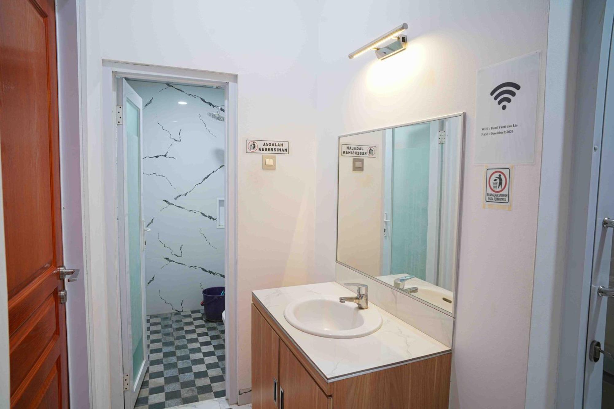 Schones Haus Private Pool & Netflix By Grorental 万隆 外观 照片