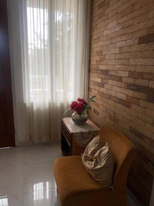 Schones Haus Private Pool & Netflix By Grorental 万隆 外观 照片